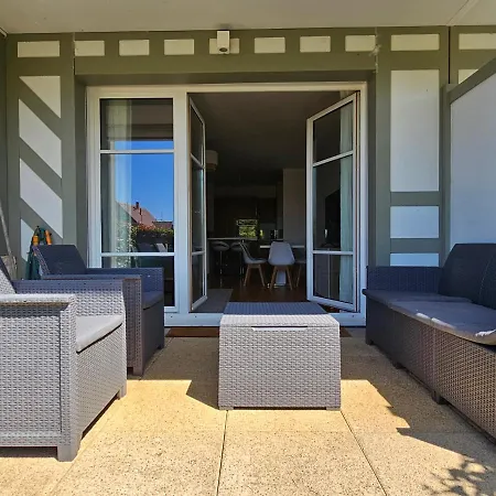 Daire Grand 3 Pieces, 2 Jardins, Parking Sous Sol. Deauville